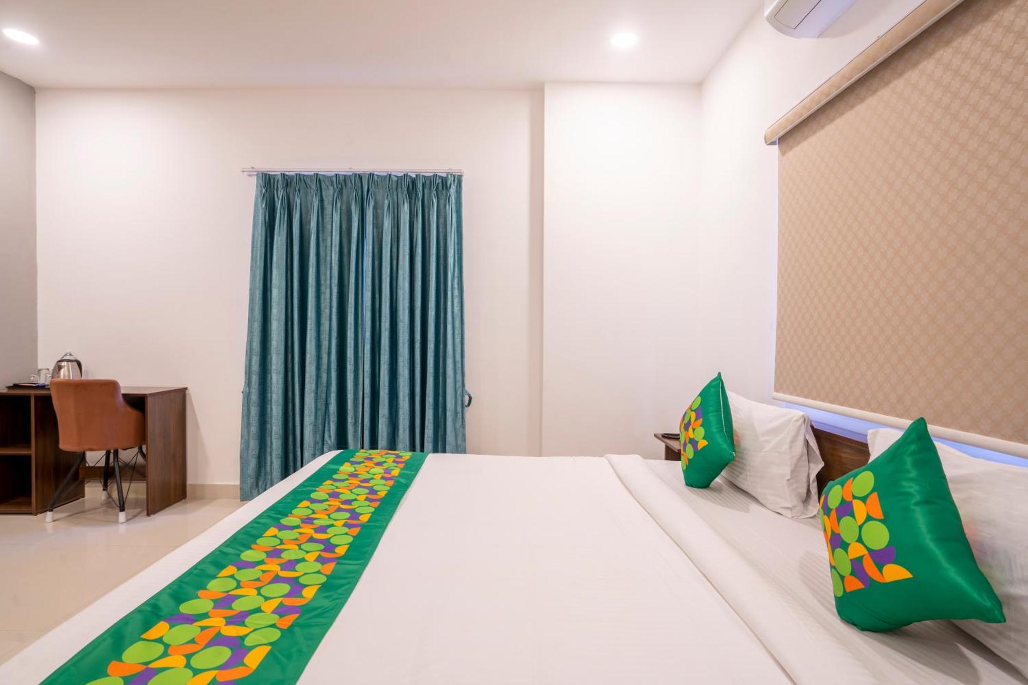 Treebo De Alphabet Gachibowli Hotel Hyderabad Exterior photo
