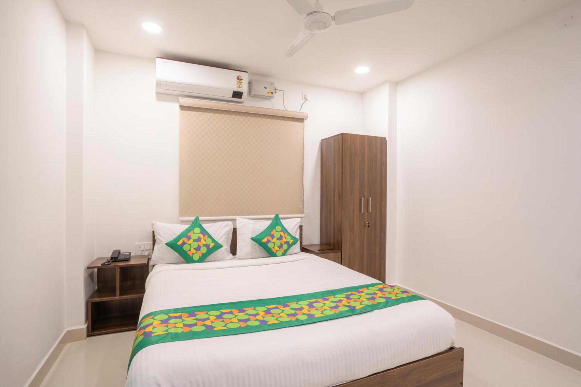 Treebo De Alphabet Gachibowli Hotel Hyderabad Exterior photo